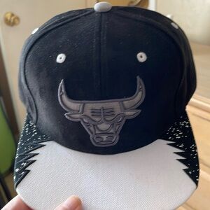 Almost knew Mitchell and knees, Chicago Bulls black hat suede